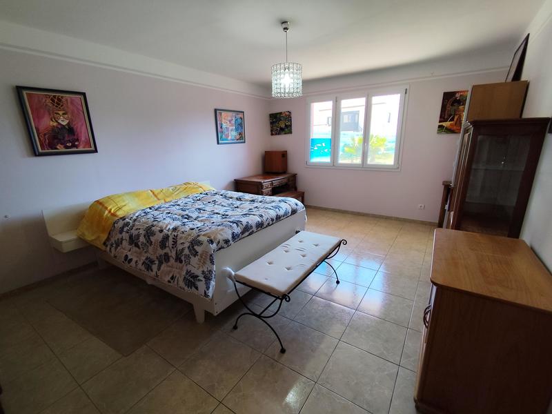 Maison - 270 m² - 10 pièces