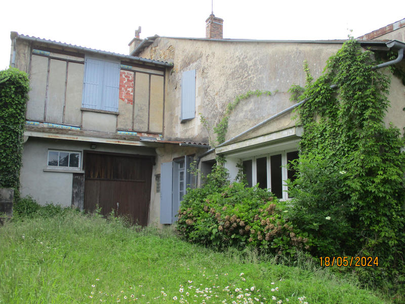 Maison - 262 m² - 9 pièces