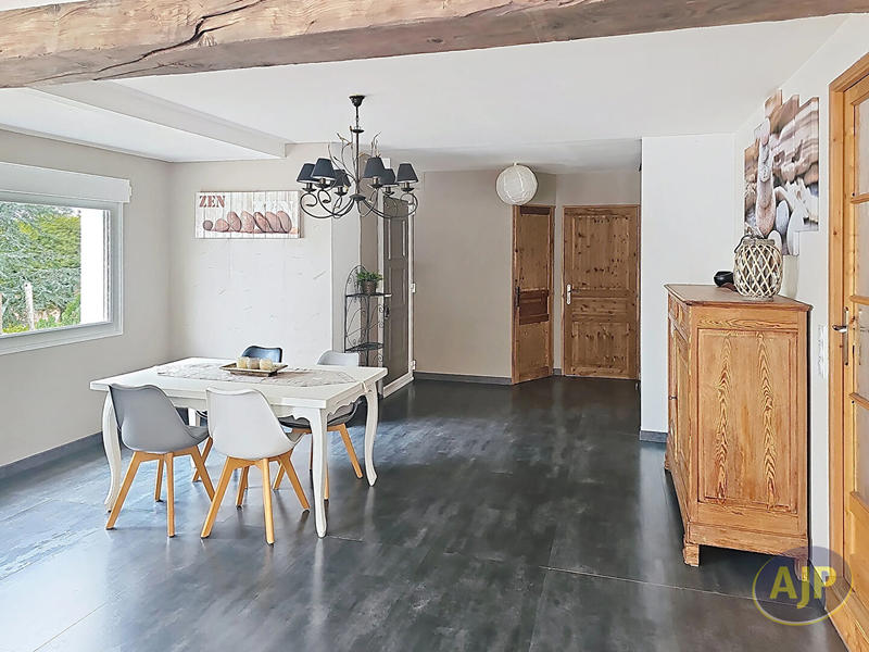 Maison - 189 m² - 8 pièces