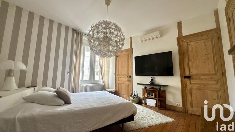 Maison - 190 m² - 8 pièces