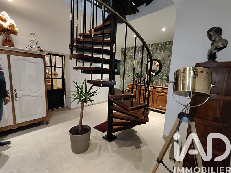 Maison - 378 m² - 10 pièces