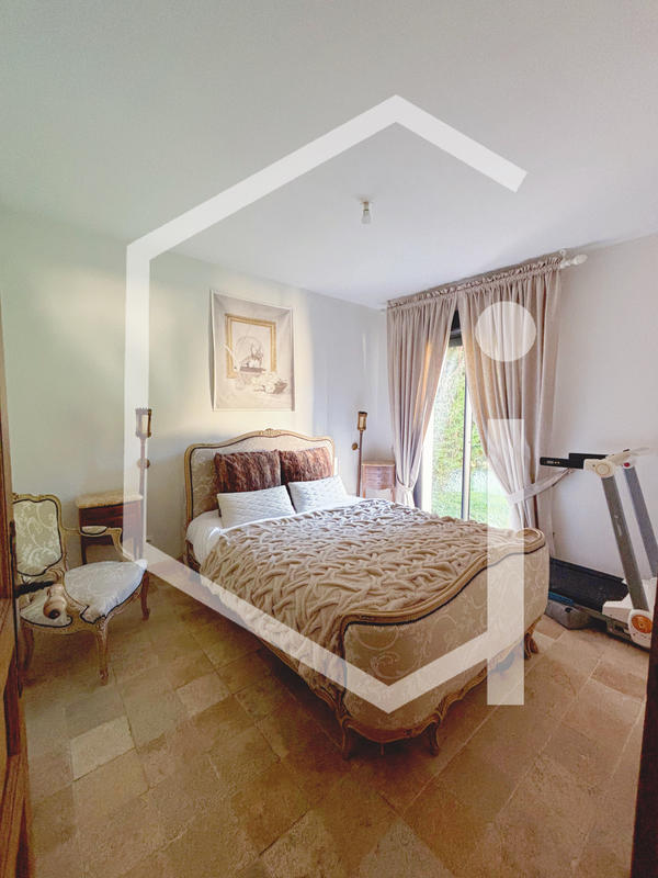 Propriété - 124 m² - 4 pièces