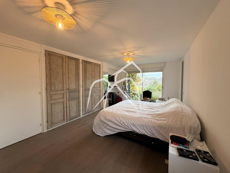 Maison - 200 m² - 7 pièces