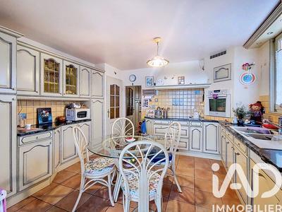 Maison - 190 m² - 9 pièces