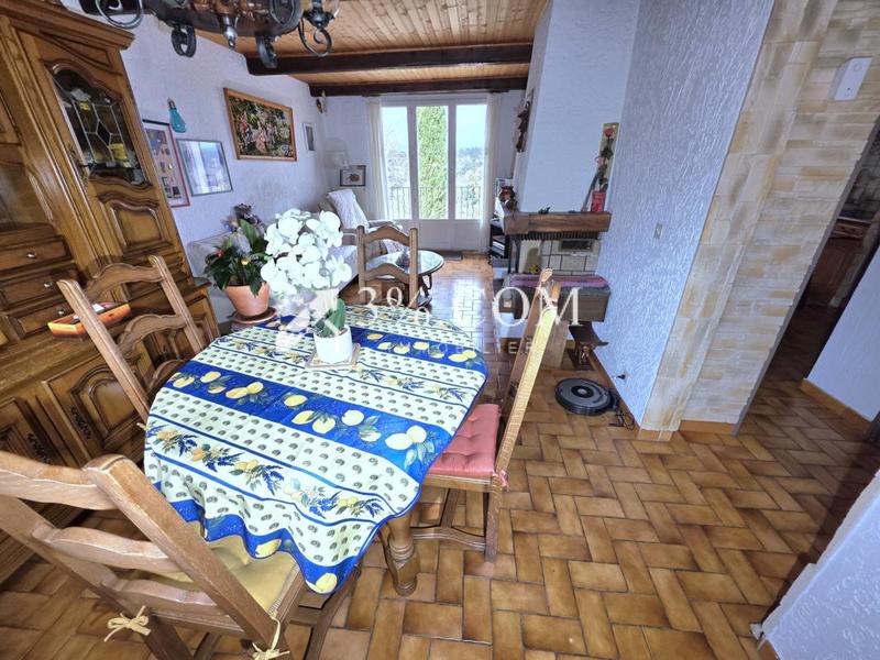 Maison - 98 m² - 4 pièces