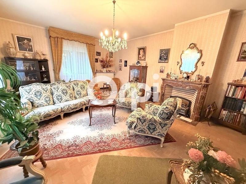 Maison - 206 m² - 7 pièces