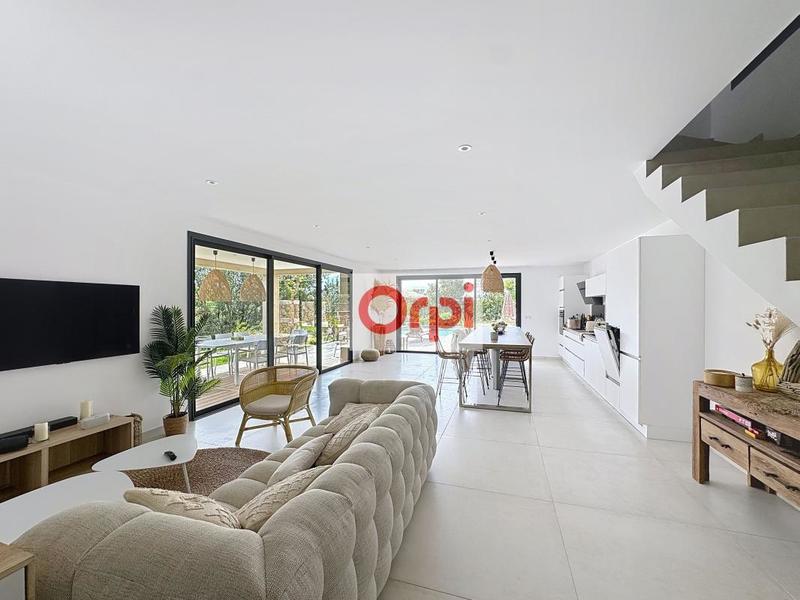 Maison - 163 m² - 5 pièces