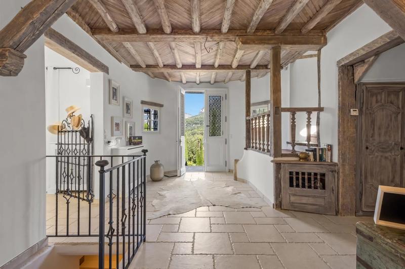 Maison - 451 m² - 15 pièces