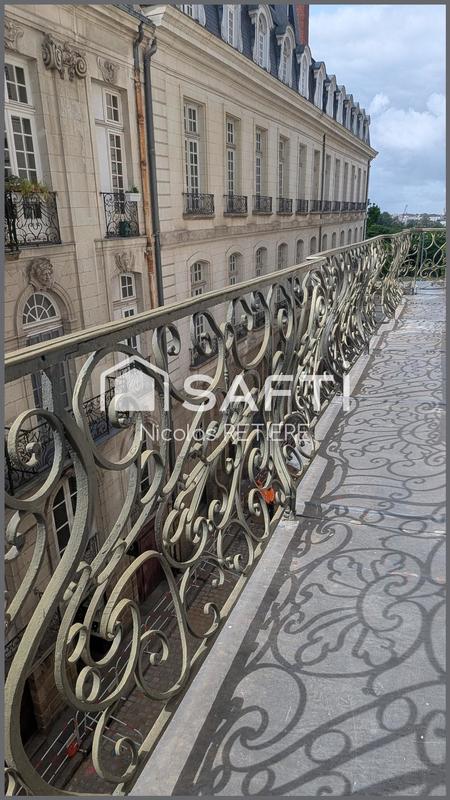 Bureau - 200 m² - 8 pièces