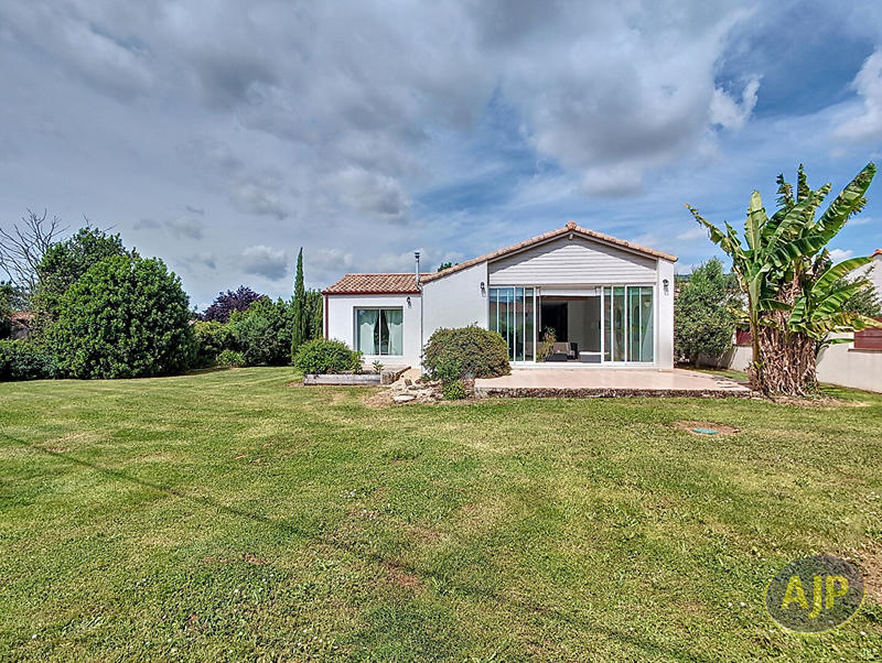 Maison - 200 m² - 6 pièces