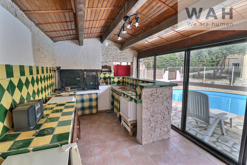 Maison - 205 m² - 7 pièces