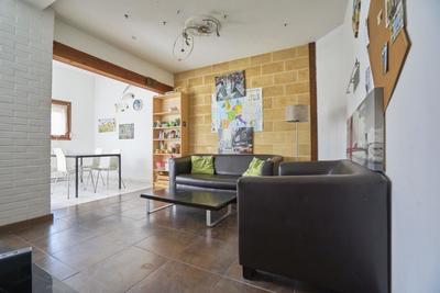 Maison - 99 m² - 5 pièces