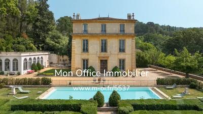 Maison - 500 m² - 8 pièces