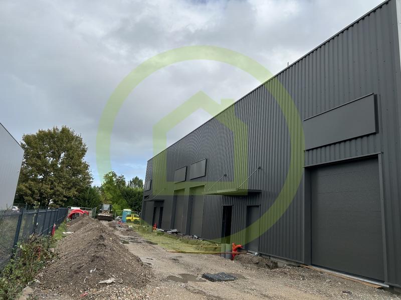 Local d'activités - 93 m² - 1 pièce