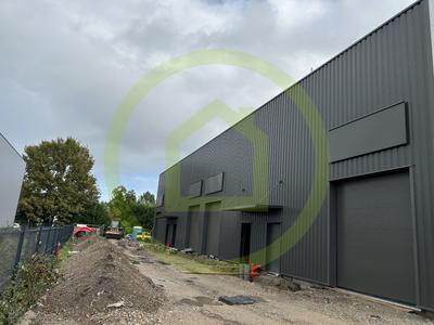 Local d'activités - 93 m² - 1 pièce