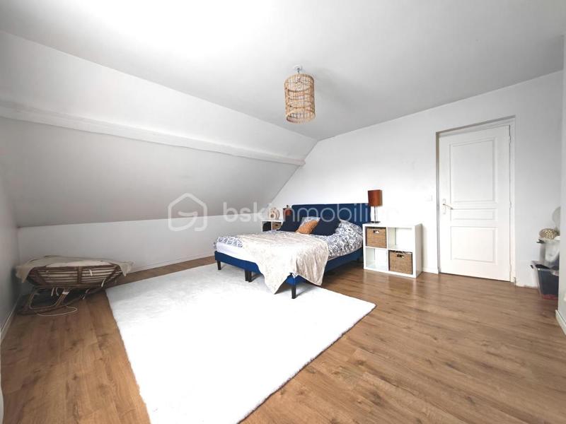 Maison - 180 m² - 7 pièces