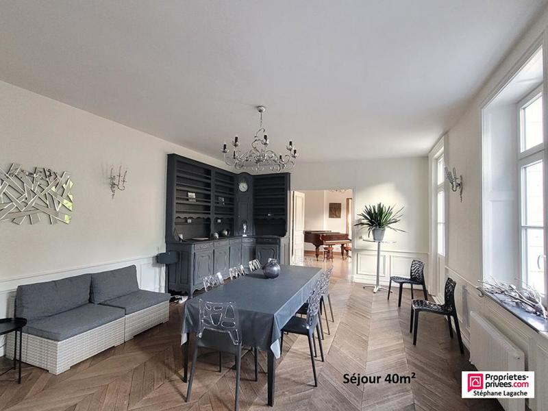 Demeure - 532 m² - 12 pièces