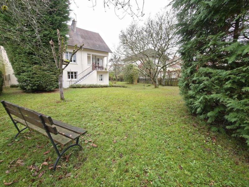 Maison - 280 m² - 9 pièces