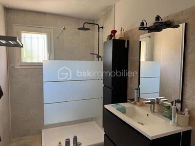 Maison - 93 m² - 5 pièces