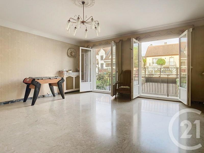 Maison - 279 m² - 12 pièces