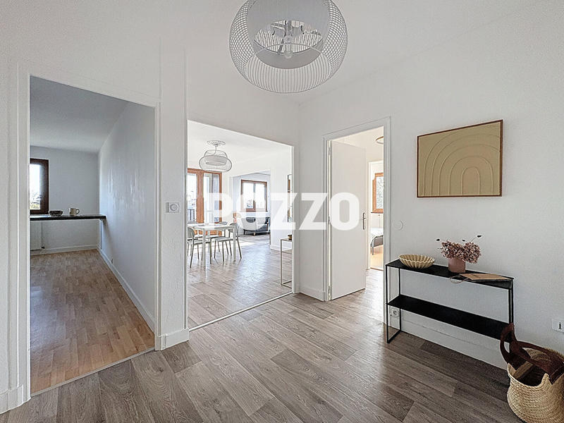 Appartement - 93 m² - 3 pièces