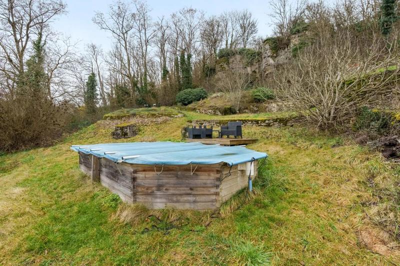 Maison - 350 m² - 6 pièces