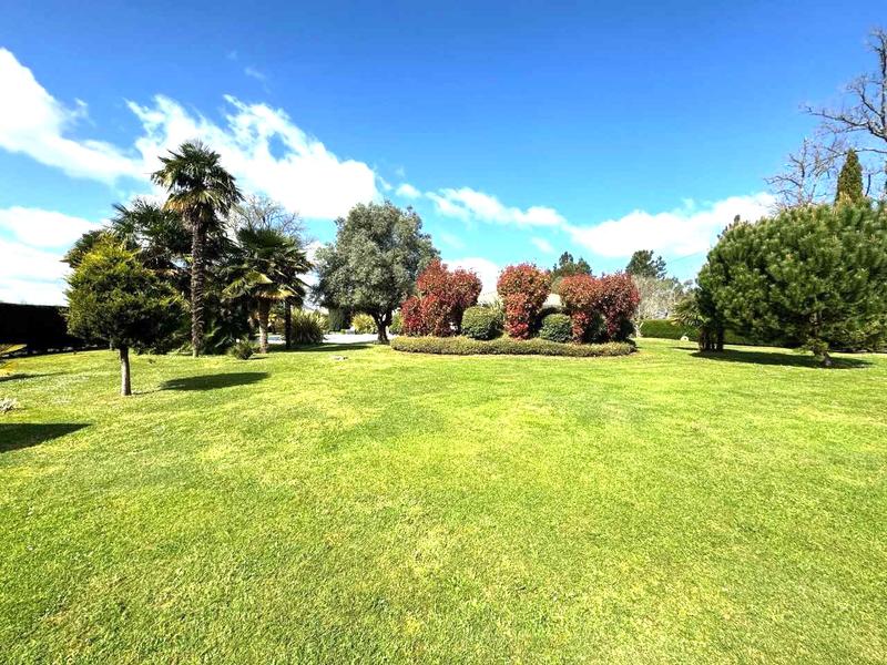 Propriété - 140 m² - 5 pièces