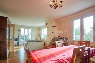 Maison traditionnelle - 130 m² - 6 pièces