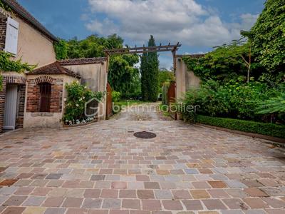 Demeure - 260 m² - 9 pièces