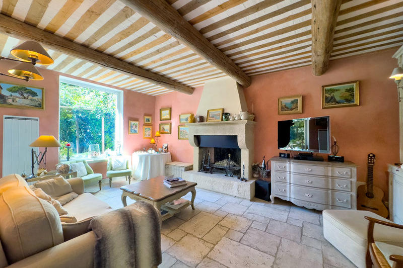 Maison - 310 m² - 10 pièces