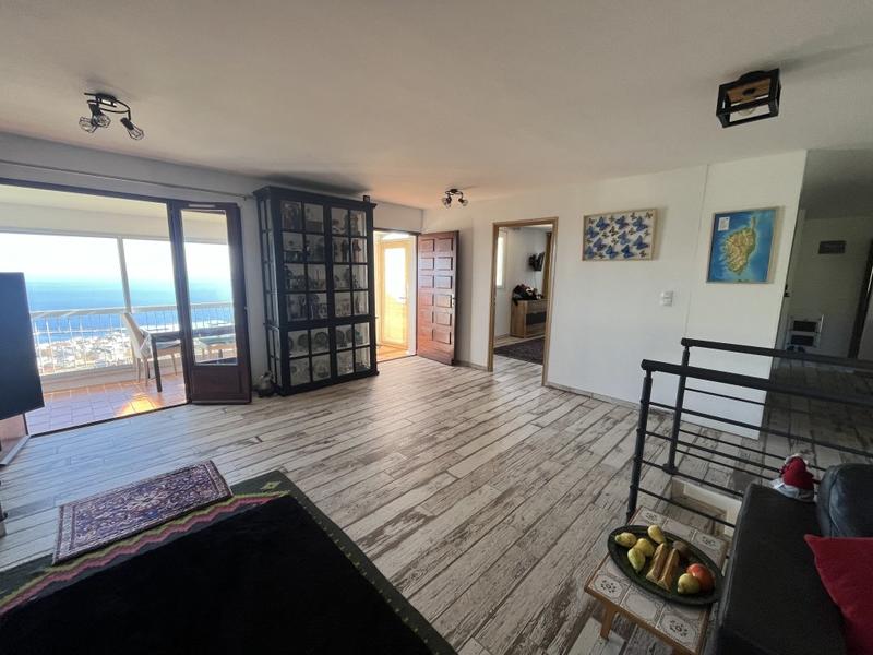 Villa - 196 m² - 6 pièces