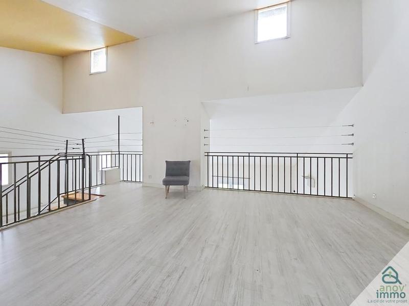 Propriété - 448 m² - 18 pièces