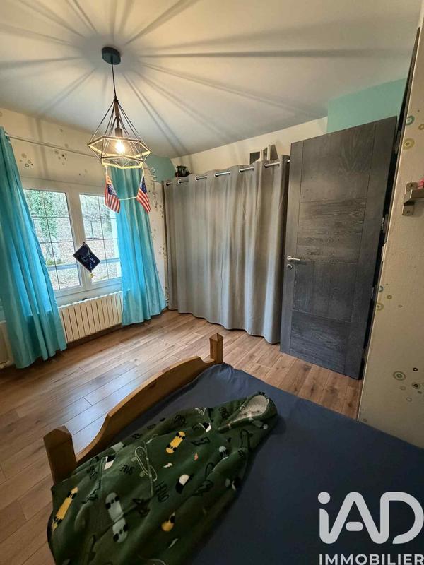 Maison - 180 m² - 8 pièces