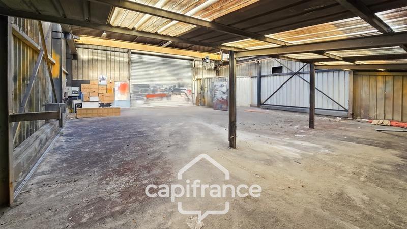 Entrepôt - 161 m² - 2 pièces