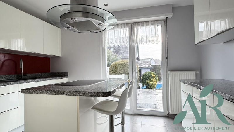 Maison - 121 m² - 5 pièces