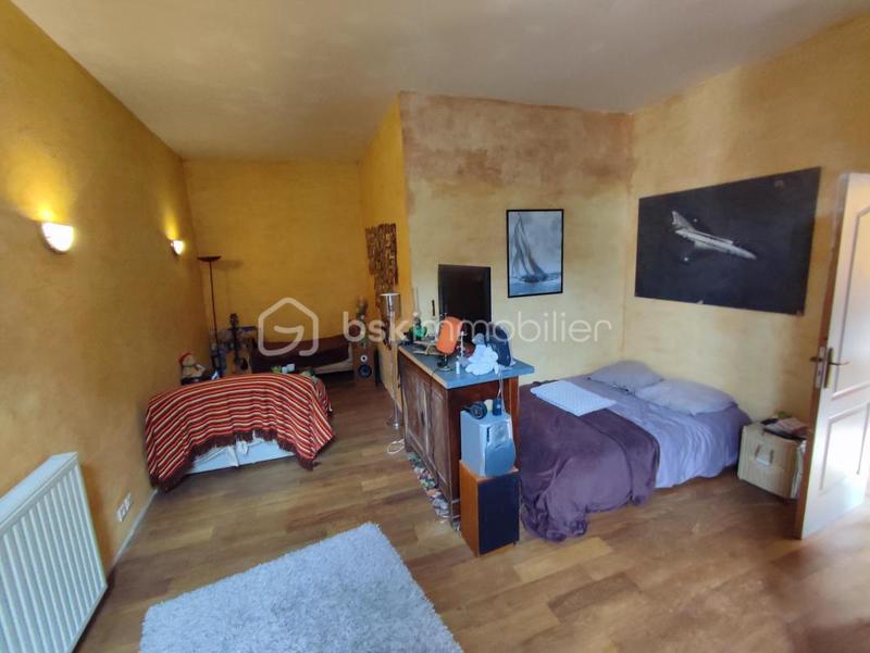 Demeure - 198 m² - 9 pièces