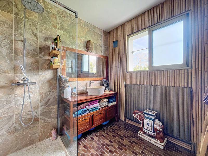 Maison traditionnelle - 200 m² - 7 pièces