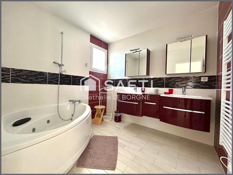 Villa - 220 m² - 7 pièces