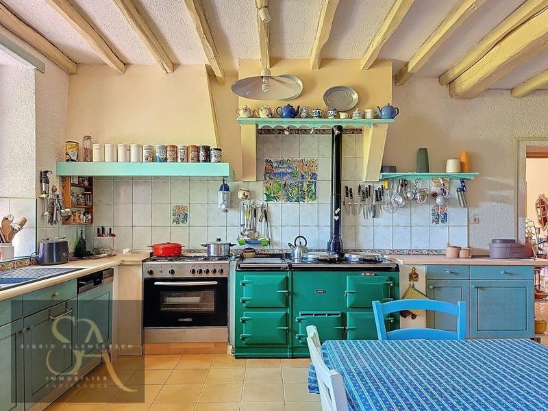 Maison - 214 m² - 9 pièces