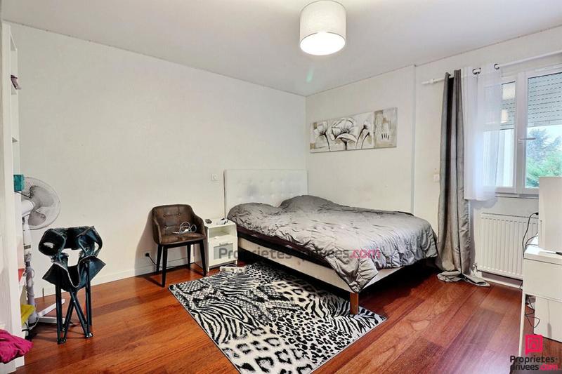 Maison - 268 m² - 10 pièces