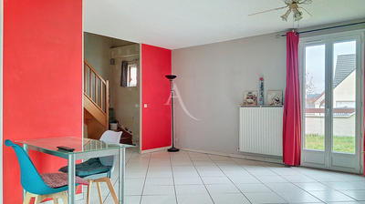 Maison - 104 m² - 6 pièces