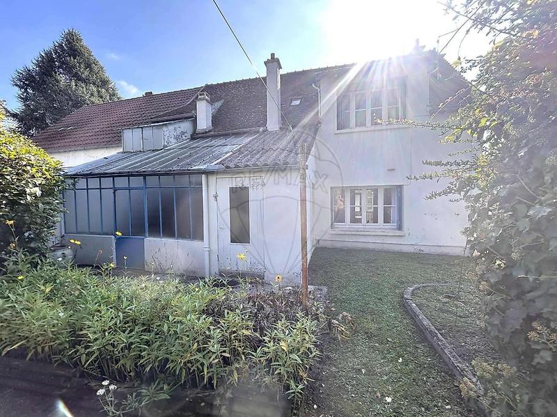 Maison - 90 m² - 5 pièces