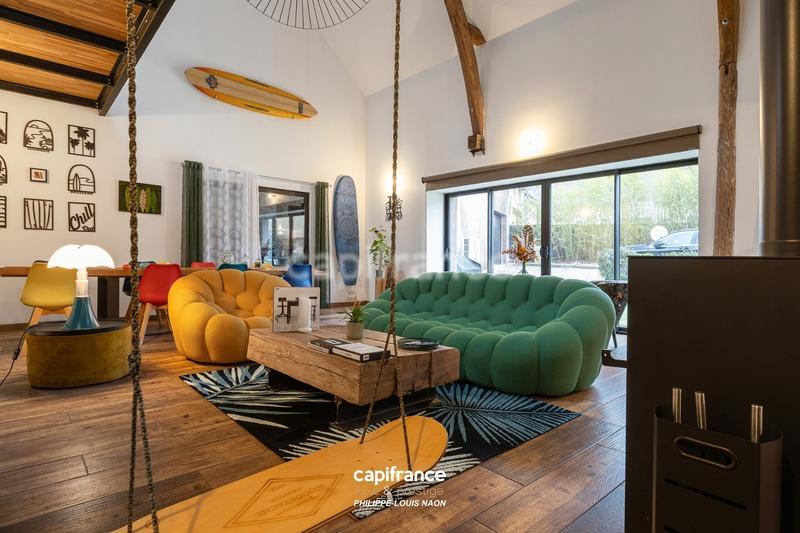 Loft - 171 m² - 6 pièces