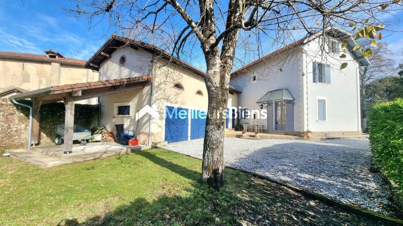 Maison - 250 m² - 7 pièces