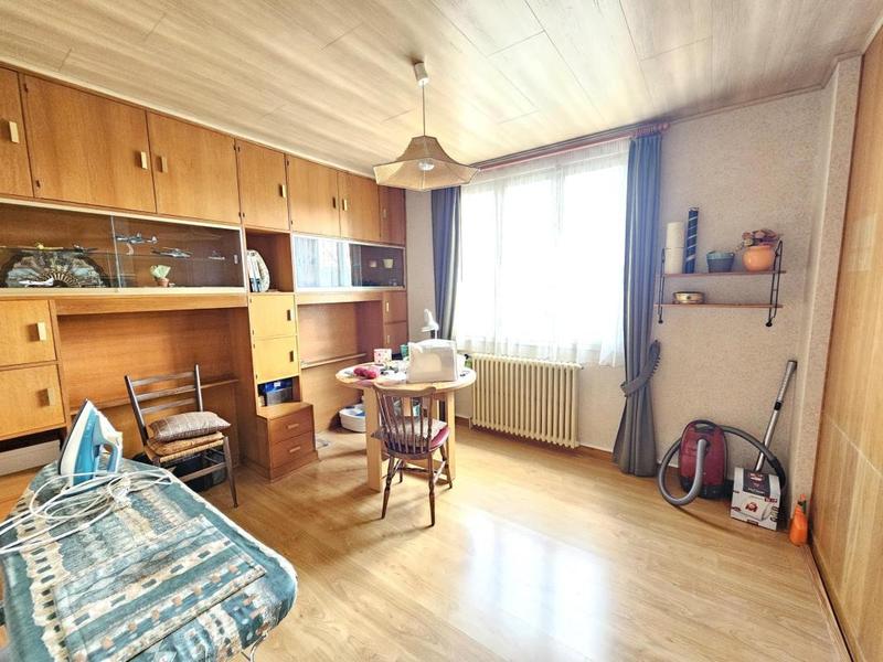 Maison - 187 m² - 9 pièces