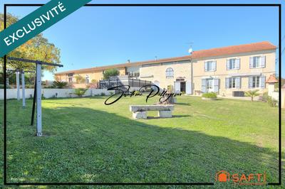 Maison - 460 m² - 12 pièces