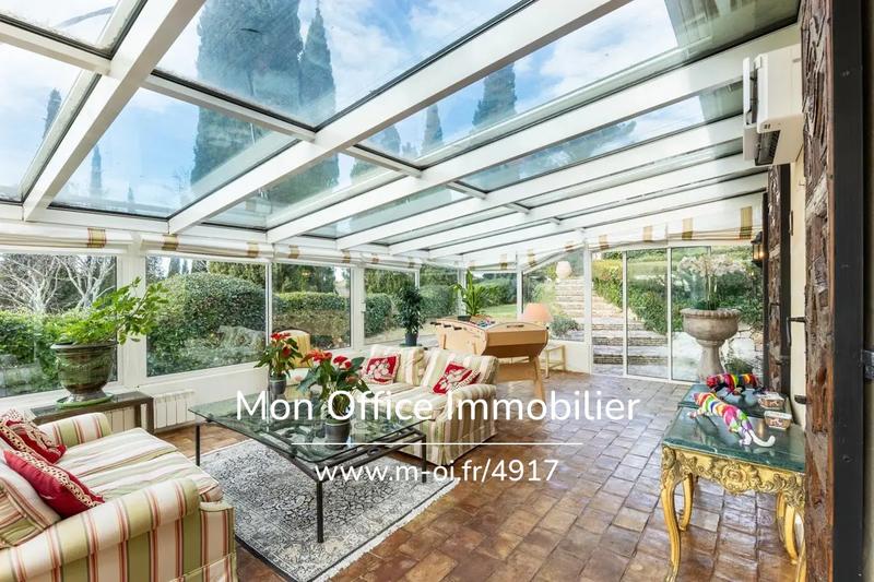 Maison - 630 m² - 12 pièces