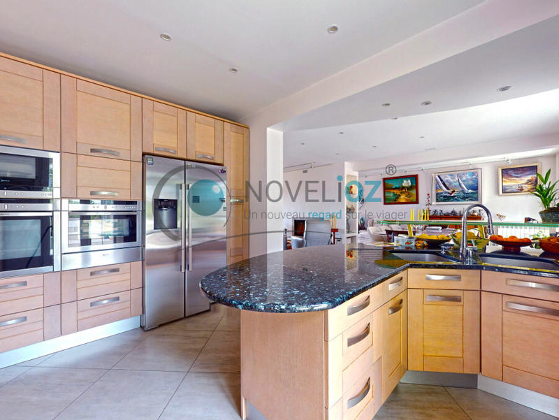 Maison - 291 m² - 9 pièces