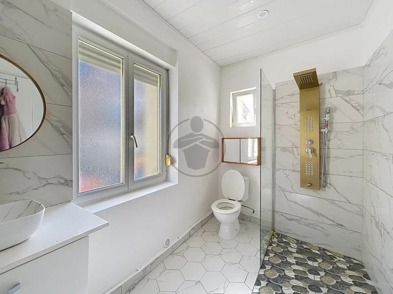 Maison - 90 m² - 5 pièces