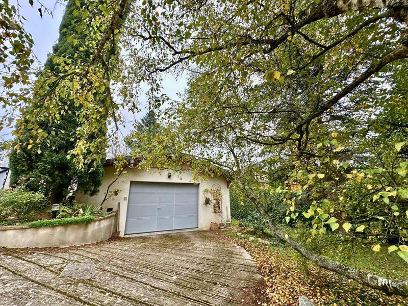 Maison - 213 m² - 7 pièces